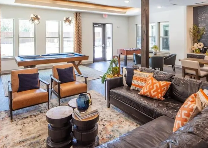 Bright 2bd 2ba Gym And Pool Center * Fort Worth